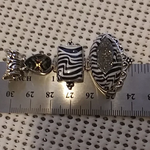 Sajen Pendant - Picture 6 of 8